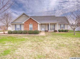 305 Cloverleaf Cir, Killen, AL 35645