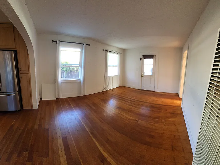 316 E Foothill Blvd — Photo 36