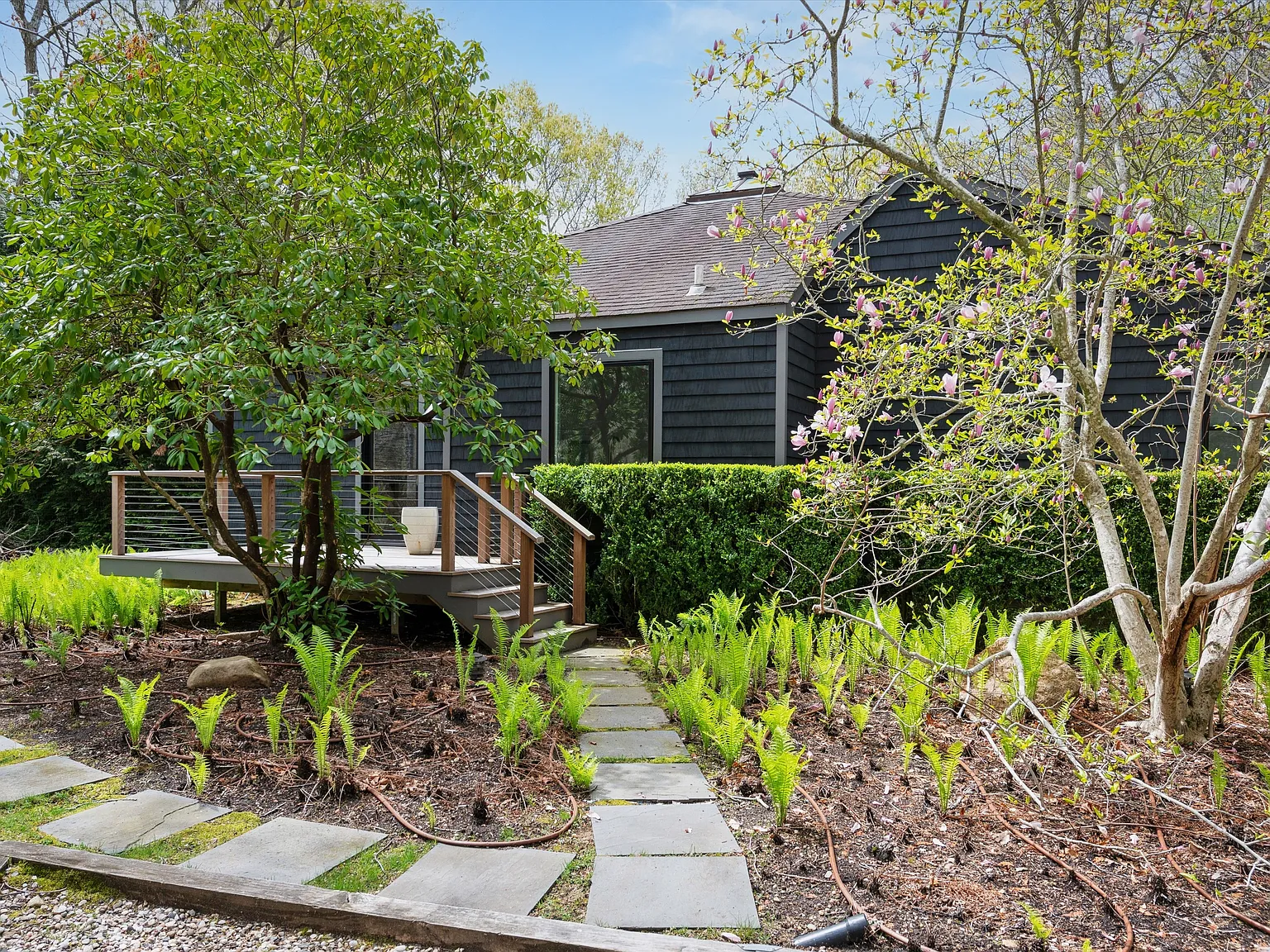 Elegant Hamptons Retreat — Photo 1