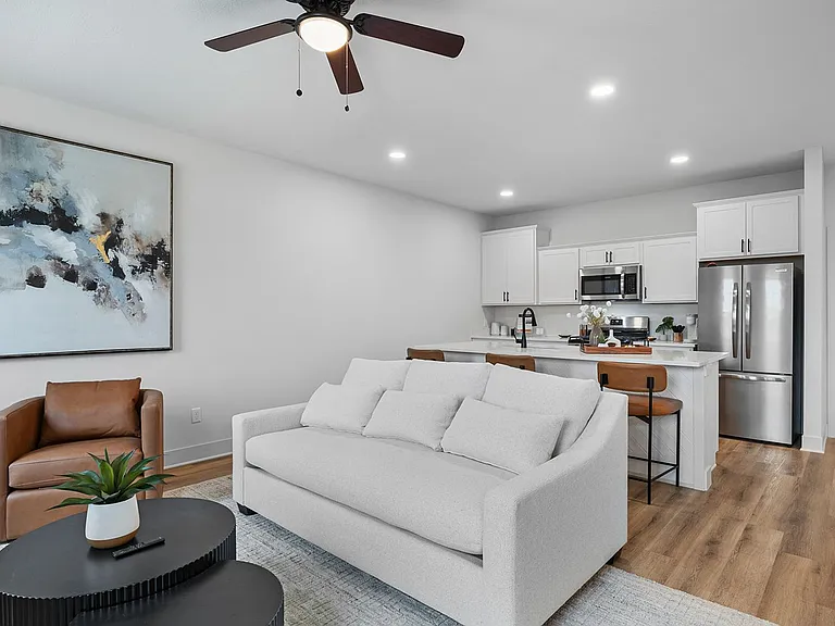 West Heights- BLGD 7 — Photo 15