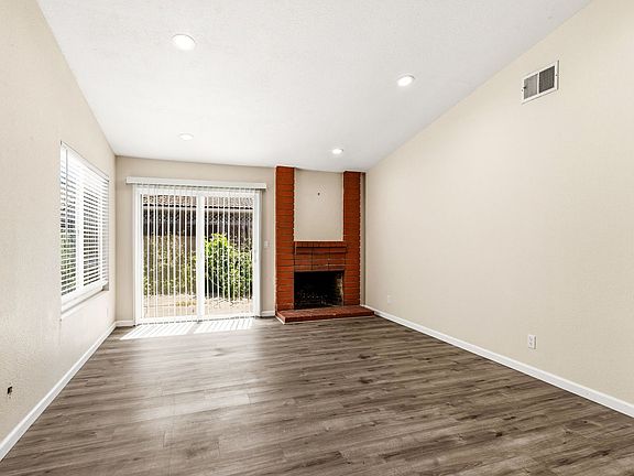 3rd image of 33171 Quail Dr