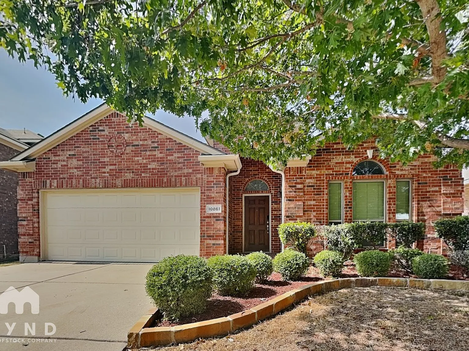 3 bed, 2.0 bath, 1844 sqft, $2,195 — Photo 1