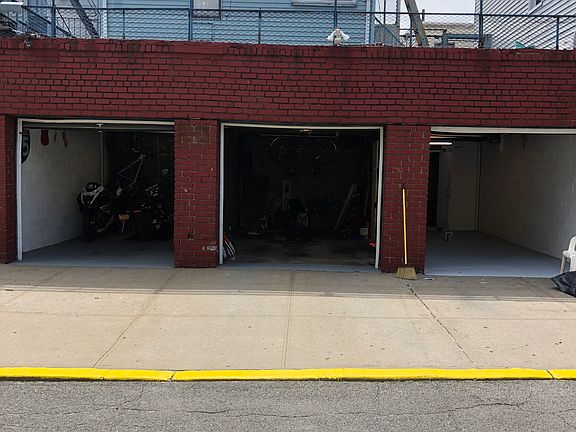 2nd image of 1135 E Tremont Ave