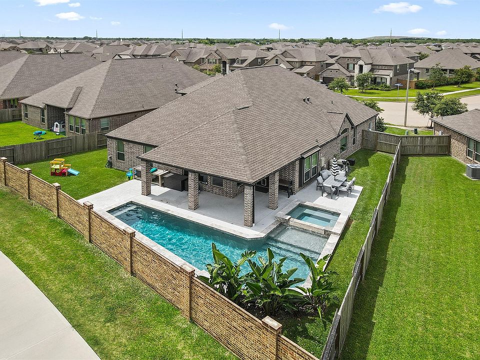 1st image of 13126 Chateau Landing Dr