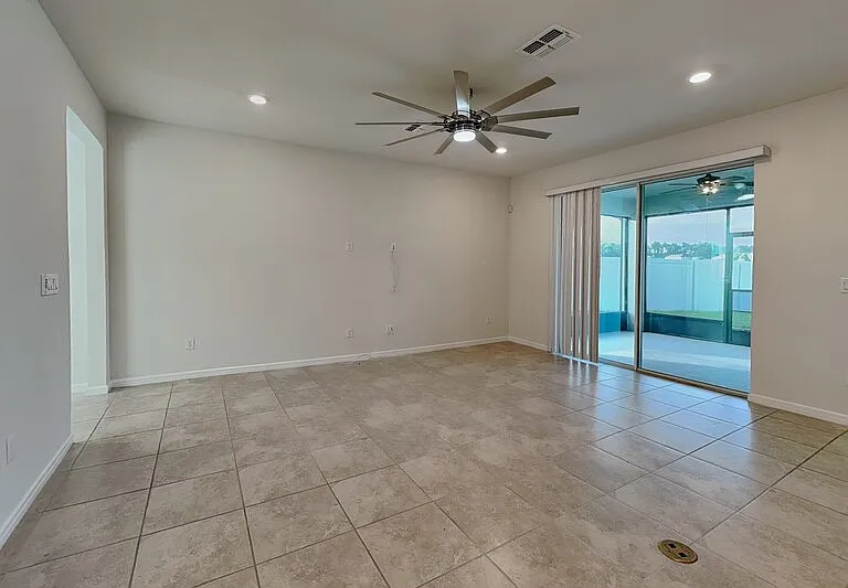 20781 Monza Loop — Photo 4