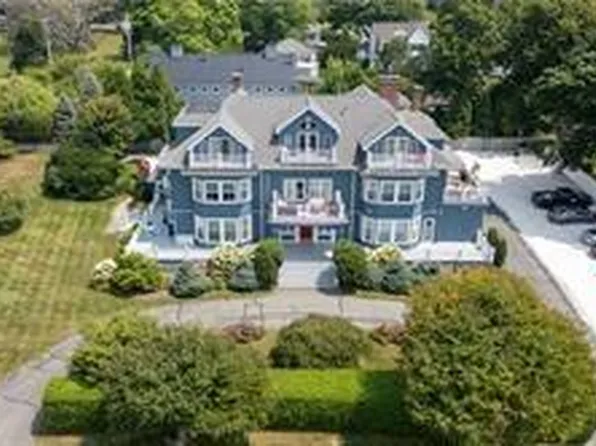 398 Wolcott Ave APT 1, Middletown, RI 02842