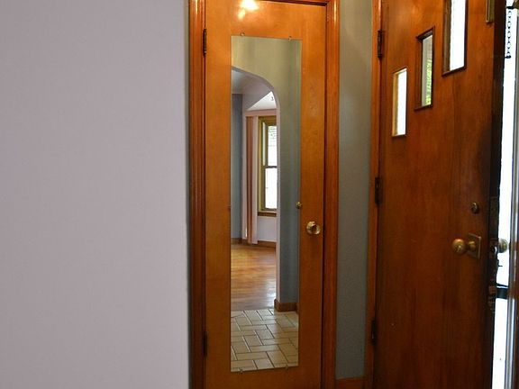 4th image of 10719 S Sawyer Ave