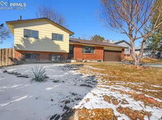 1015 Candytuft Blvd, Pueblo, CO 81001