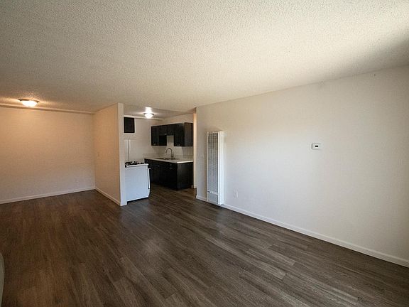 5th image of 402 E Mission Ave #4