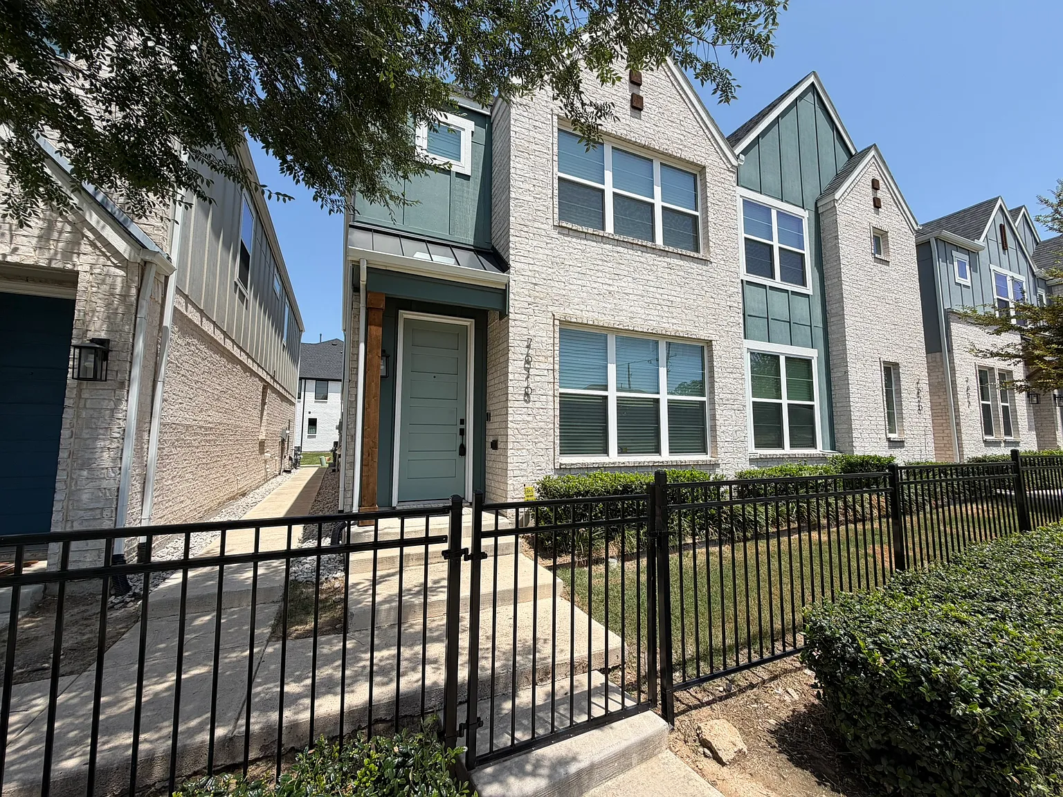 3 bed, 2.5 bath, 1512 sqft, $2,395 — Photo 1