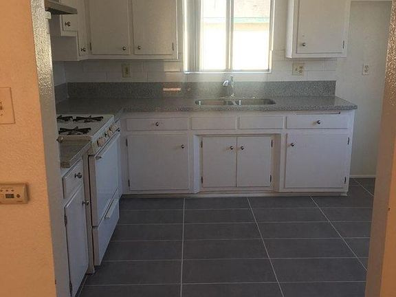 5th image of 12906 Doty Ave APT D