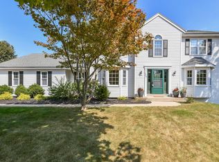 1440 Stonefield Ct, Waukesha, WI 53186