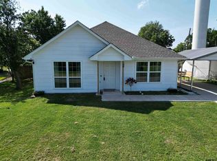 99 W Barto St, Arp, TX 75750
