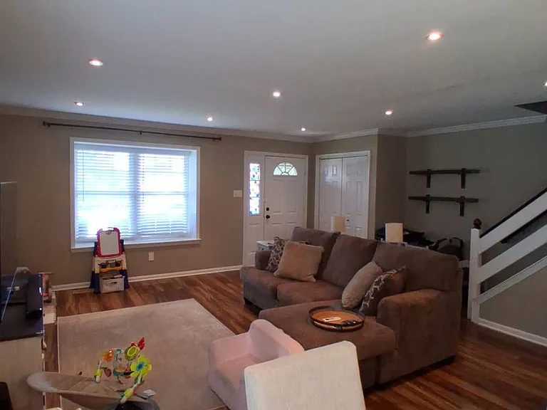 660 Longwood Rd — Photo 6