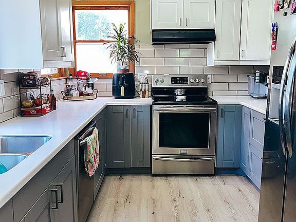 2nd image of 914 Henry Ave