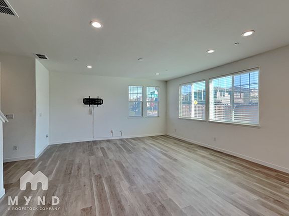 4th image of 2300 Aerostar Way