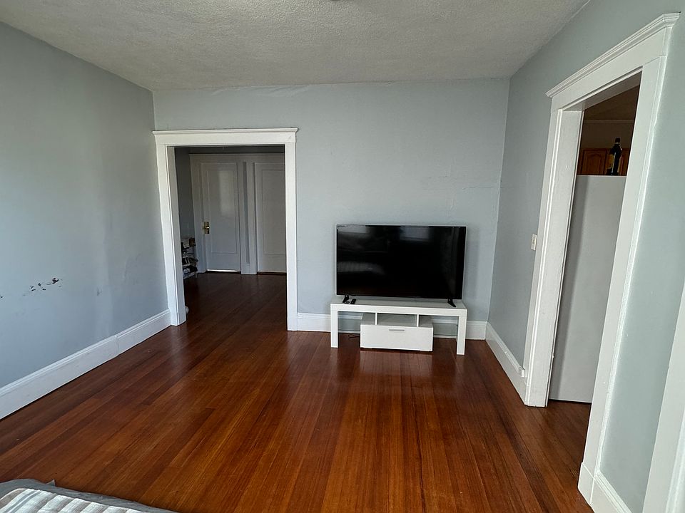 1st image of 75 Foster St #2