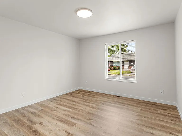 1302 S 14th Ave — Photo 21