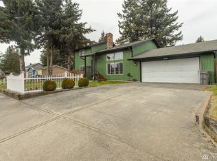 1207 Crystal Ln, Burlington, WA 98233
