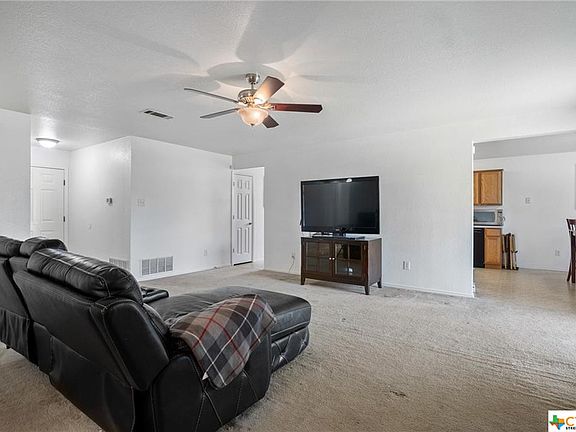 3rd image of 1203 E Avenue H