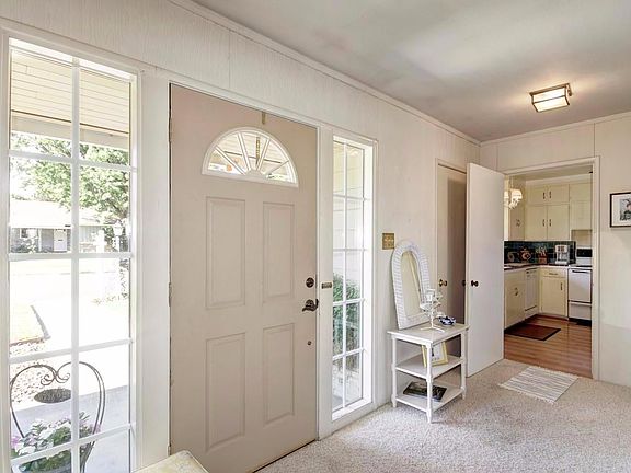 4th image of 4940 Crestwood Way