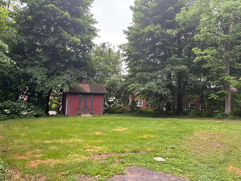 5 Seminary Rd #2 — Photo 16