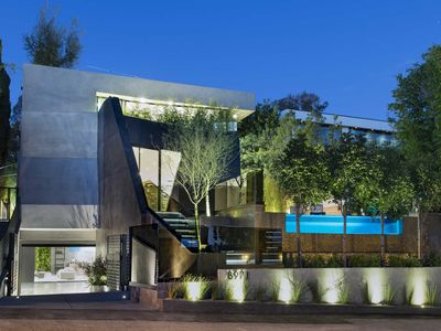 8971 Shoreham Dr, Los Angeles, CA, 90069