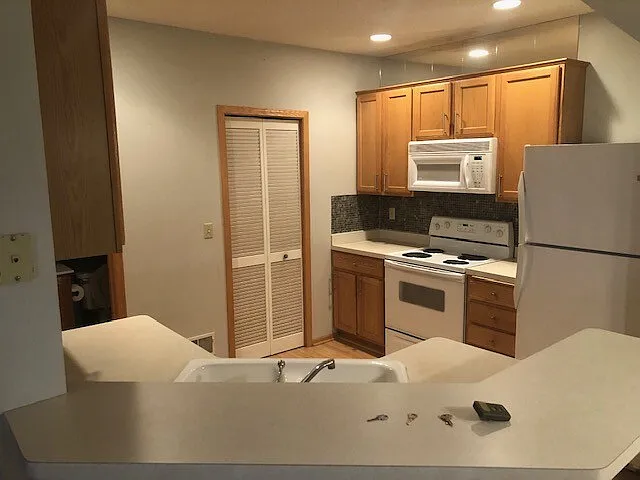 1939 Bluestem Ln — Photo 2