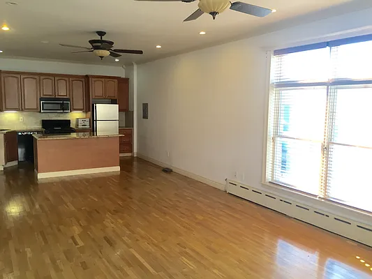 Rented by Bezell Group | media 2