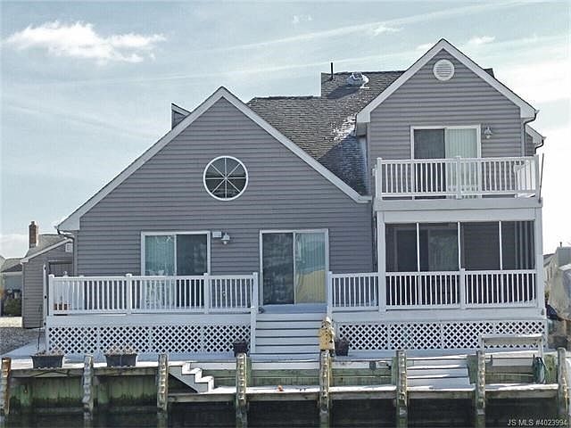 The best of everything, great boating location. Beautiful home, call today!