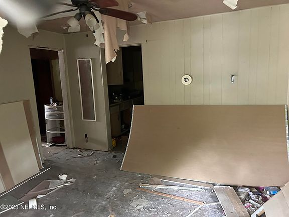3rd image of 4905 40TH ST Circle