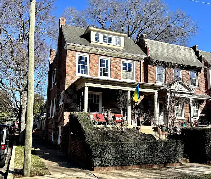 2326 Rosewood Ave — Photo 1