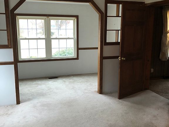 5th image of 1394 Stockton Ave