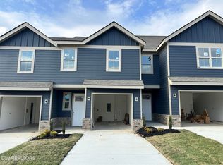 1616 Mountain Quail Cir, Maryville, TN 37801