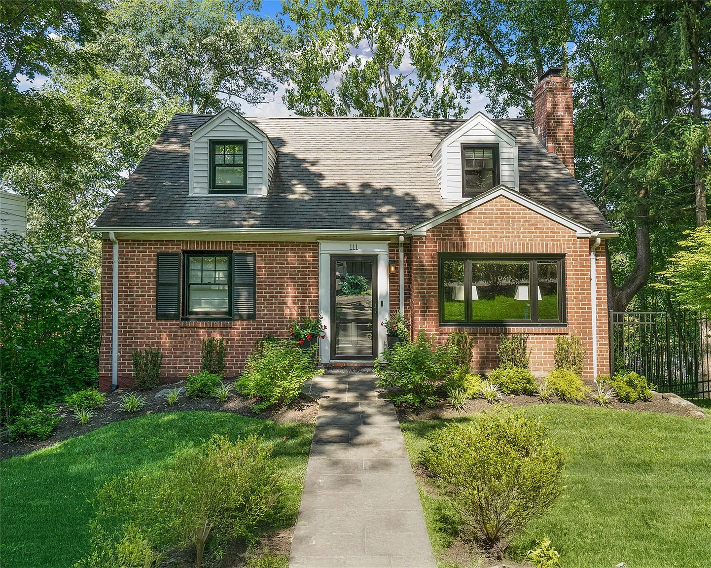 111 Mendham Avenue photo 1