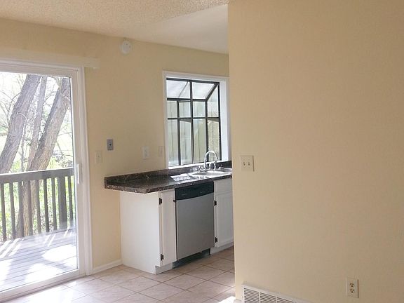 2nd image of 1603 Cottonwood Dr Unit J