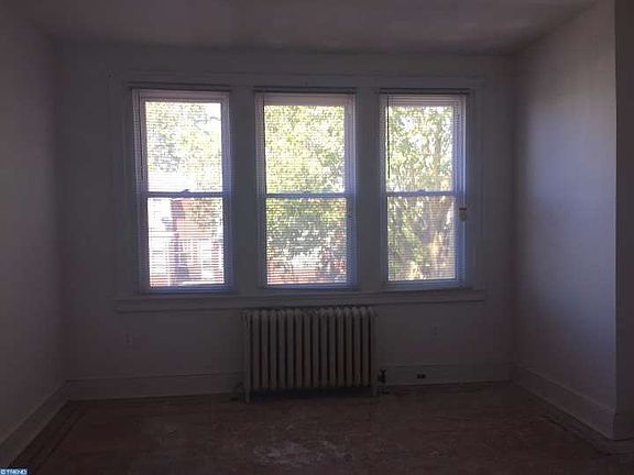 3rd image of 858 Foulkrod St