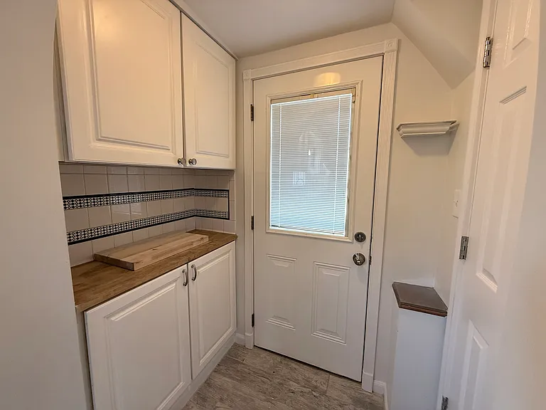 29 Allen St #1 — Photo 4
