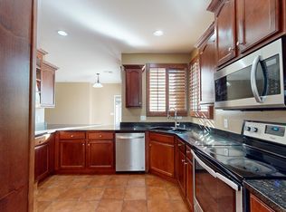 902 S Adam Way, Gilbert, AZ 85296