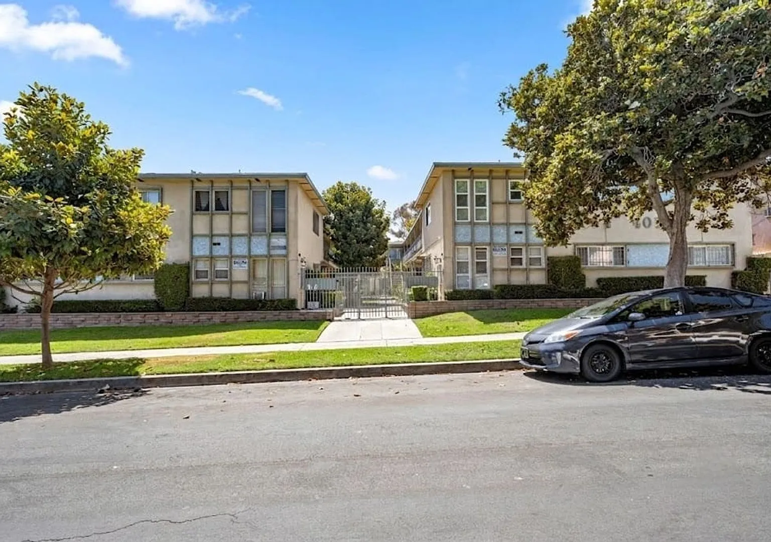 4018 & 4024 S Gelber Pl — Photo 3