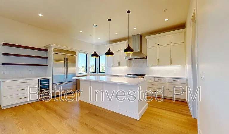 1900 Lyon Ct — Photo 3