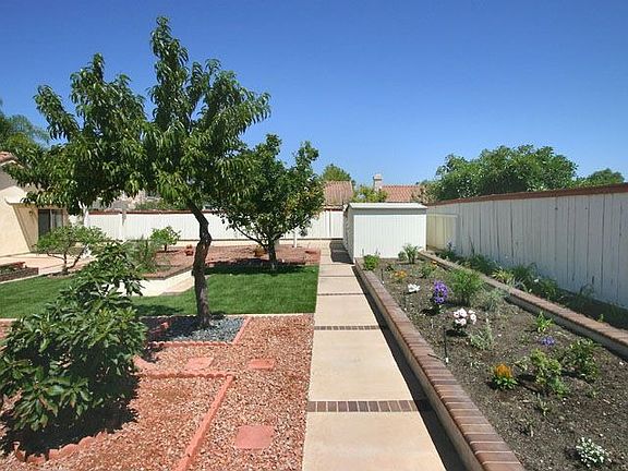 2 sheds, flower planters