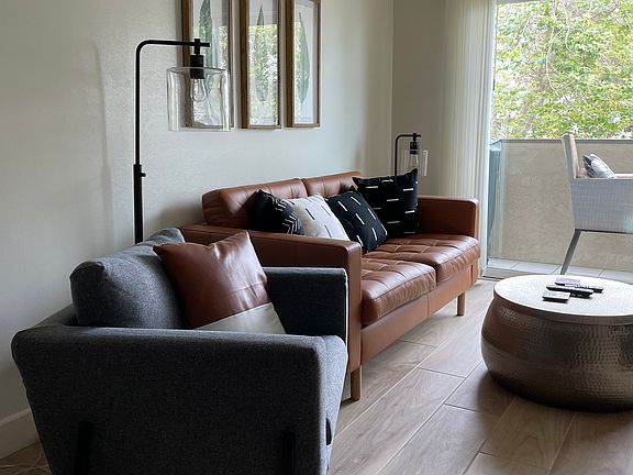 5th image of 367 E Surfside Dr #1
