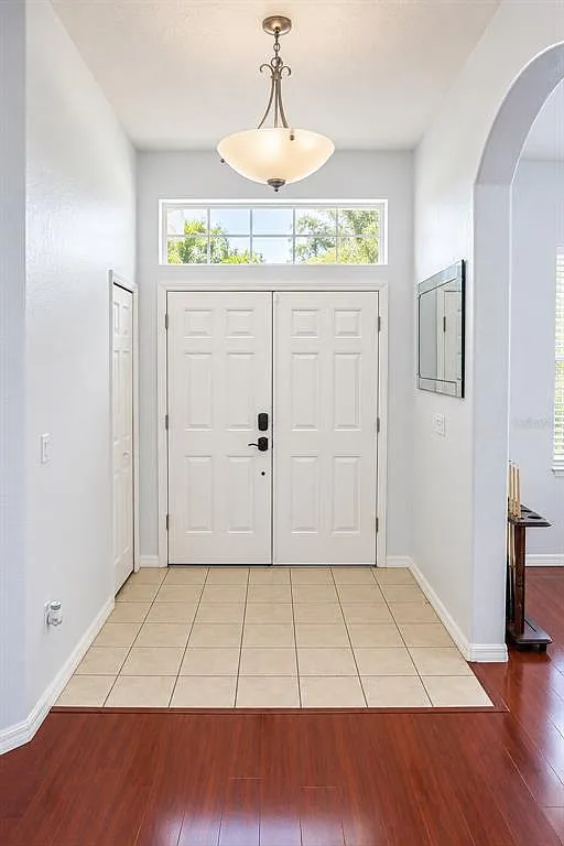 3 bed, 2.0 bath, 2351 sqft, $2,700 — Photo 3