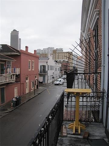 1st image of 415 Burgundy St #2