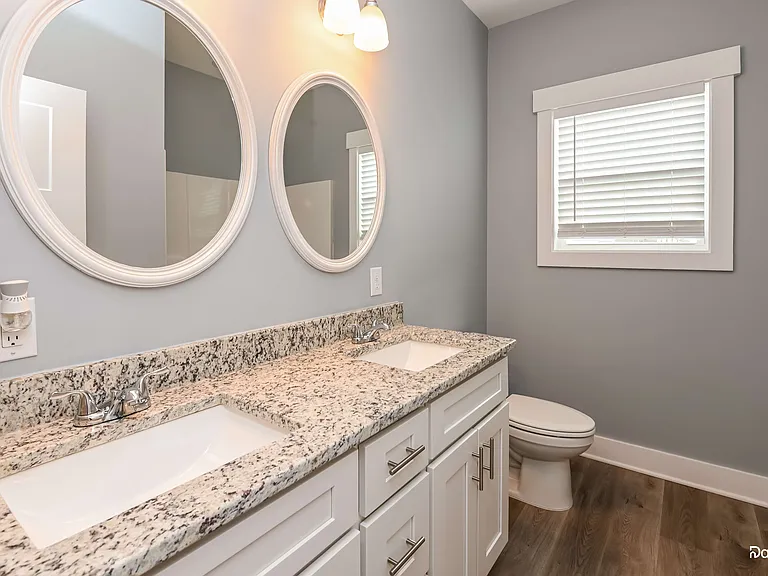 154 McKinnon Ave NE — Photo 10