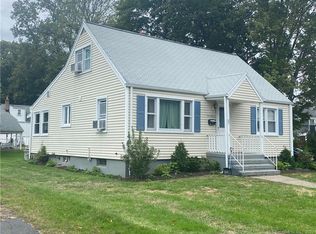 71 Loretta Pl, Bridgeport, CT 06606