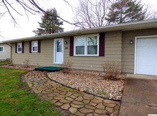 220 N Eastview St, Camp Point, IL 62320