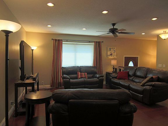 4th image of 1821 Stonebrook Dr