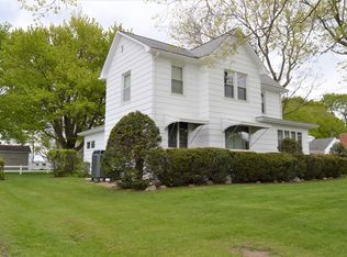 203 N Harrison St, Colfax, IL 61728